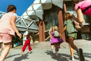 Pensión de alimentos en verano quién paga los gastos extraordinarios de los hijos